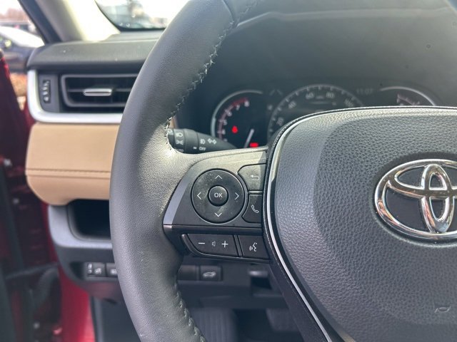 Used 2023 Toyota RAV4 XLE Premium image 17