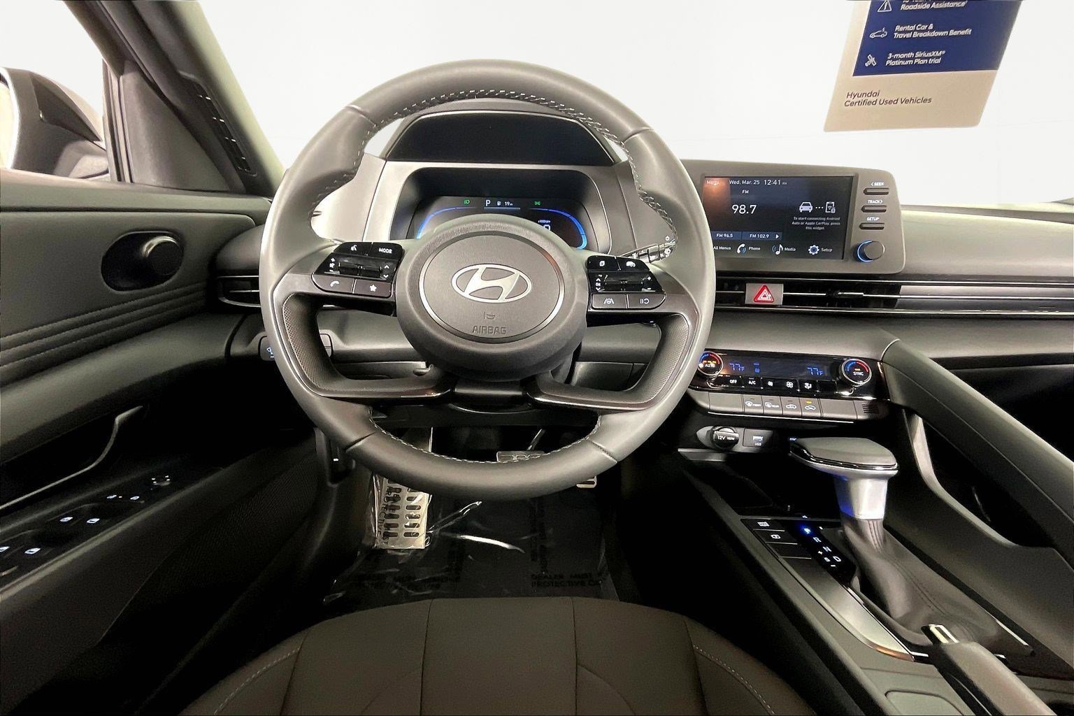 Certified 2025 Hyundai Elantra Sport image 8