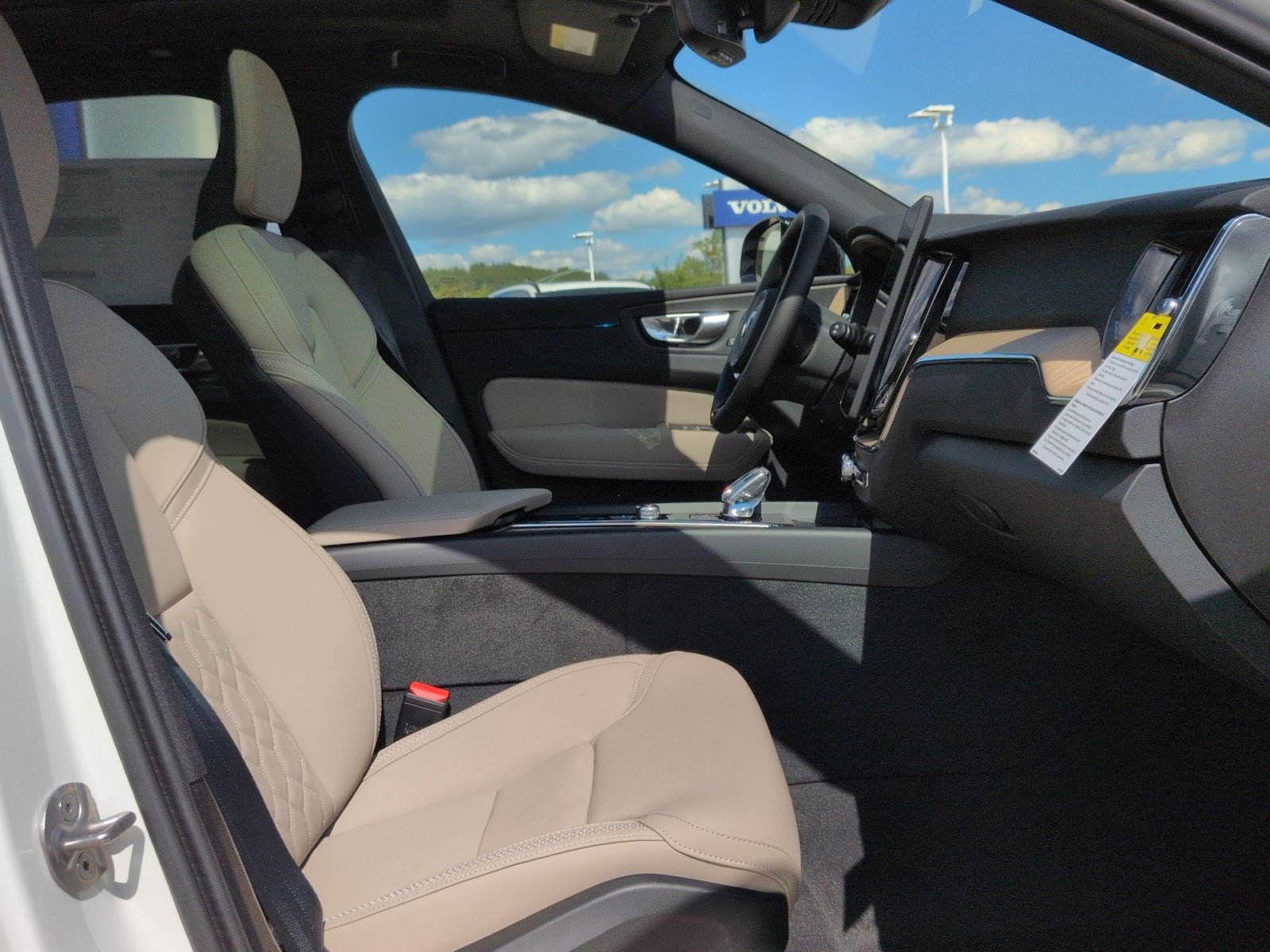 New 2026 Volvo XC60 T8 Plus w/ Protection Package Premier AWD/4WD image 35