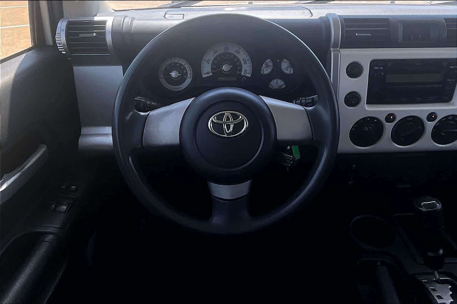 Used 2010 Toyota FJ Cruiser 2WD image 11