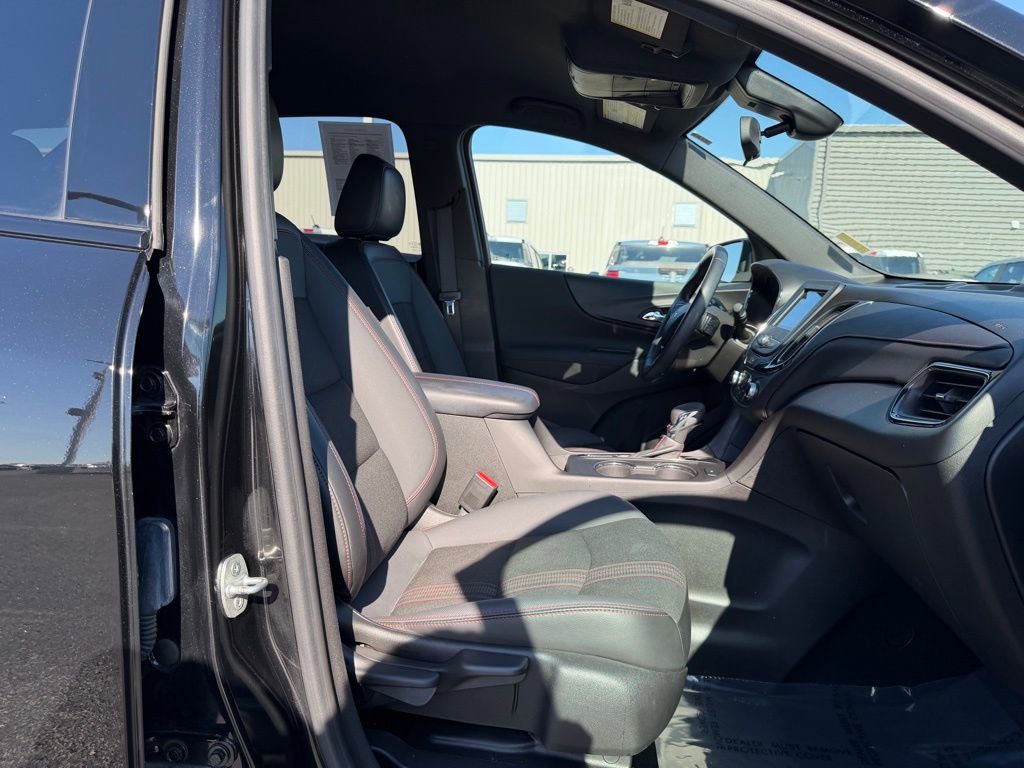 Used 2022 Chevrolet Equinox RS w/ LPO, Floor Liner Package image 23