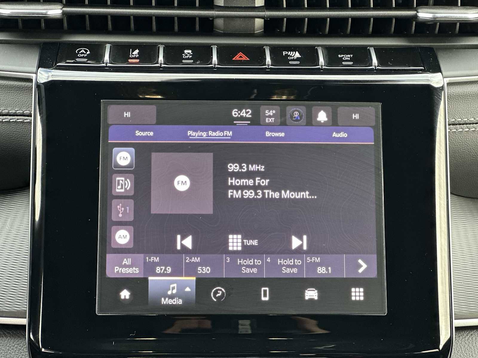 New 2025 Jeep Grand Cherokee Laredo image 12