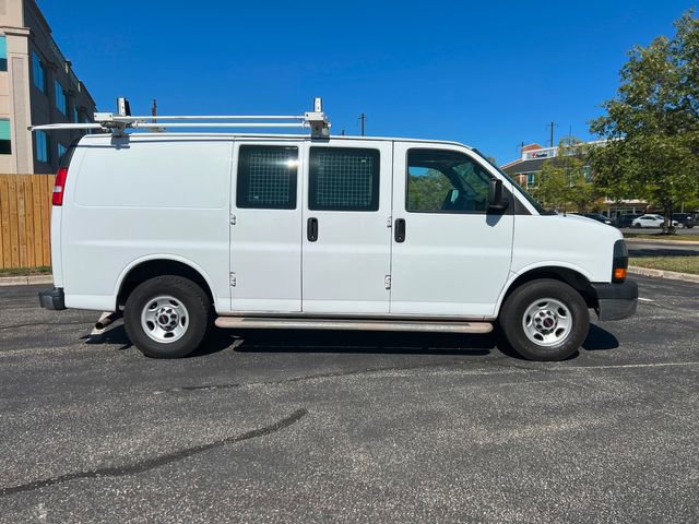 Used 2019 GMC Savana 2500 w/ Driver Convenience Package image 9