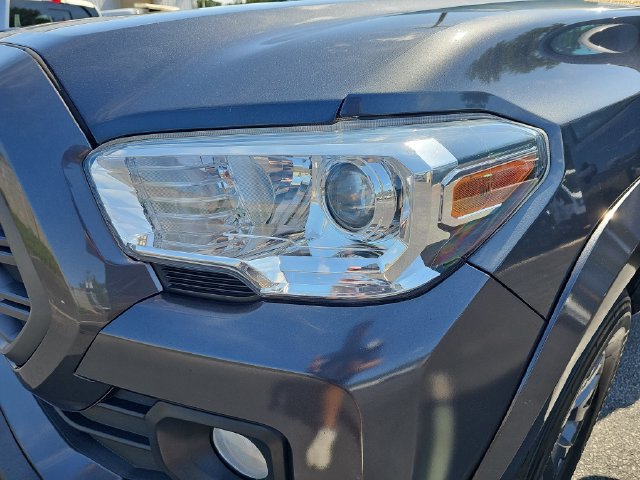 Used 2022 Toyota Tacoma SR5 w/ Technology Package RWD image 32