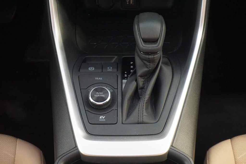 Used 2025 Toyota RAV4 XLE w/ Convenience Package AWD/4WD image 32