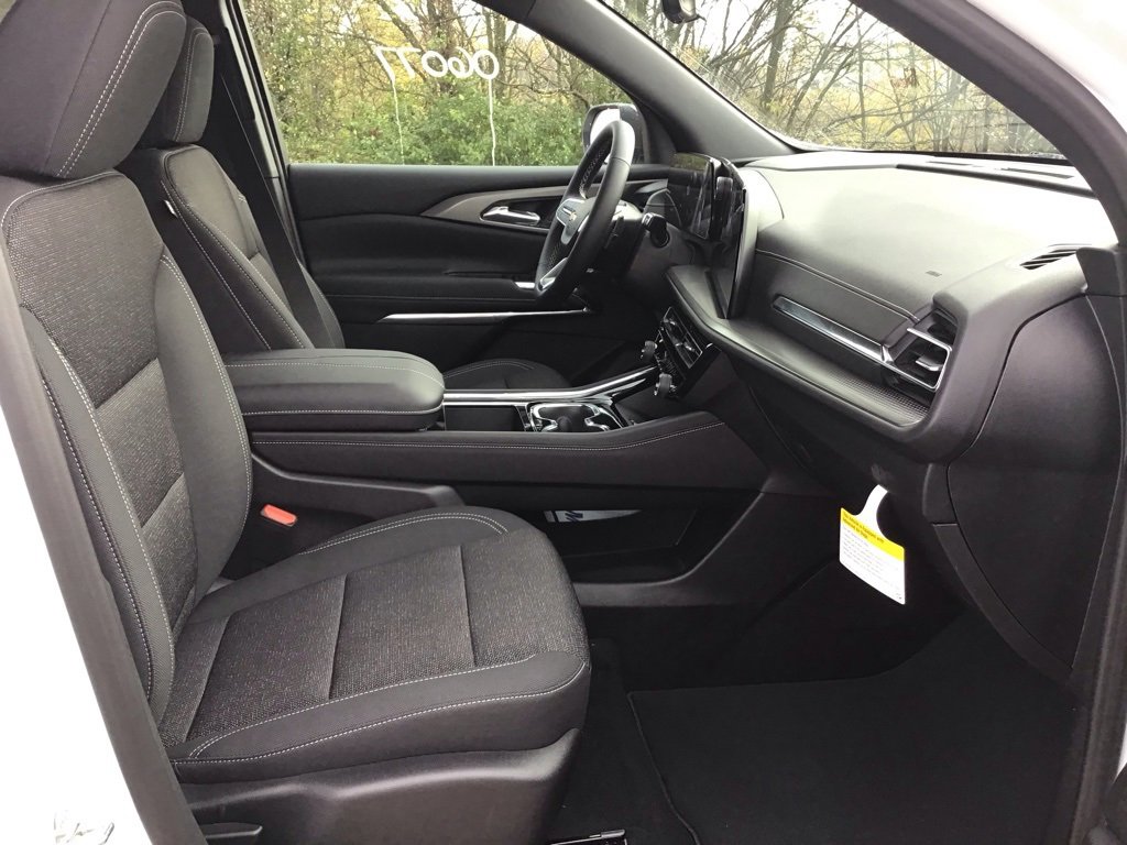 New 2026 Chevrolet Traverse LT w/ Driver Confidence Package image 25