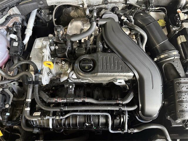 Used 2025 Volkswagen Jetta SE FWD image 33
