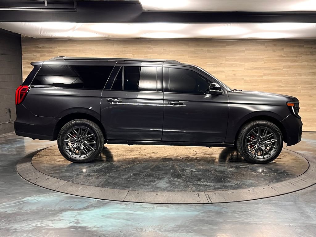 Used 2025 Ford Expedition Max Platinum w/ Stealth Performance Package AWD/4WD image 32