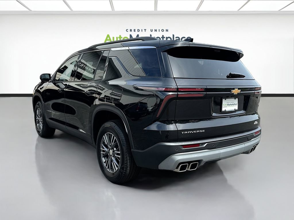 Used 2026 Chevrolet Traverse LT w/ Driver Confidence Package image 4