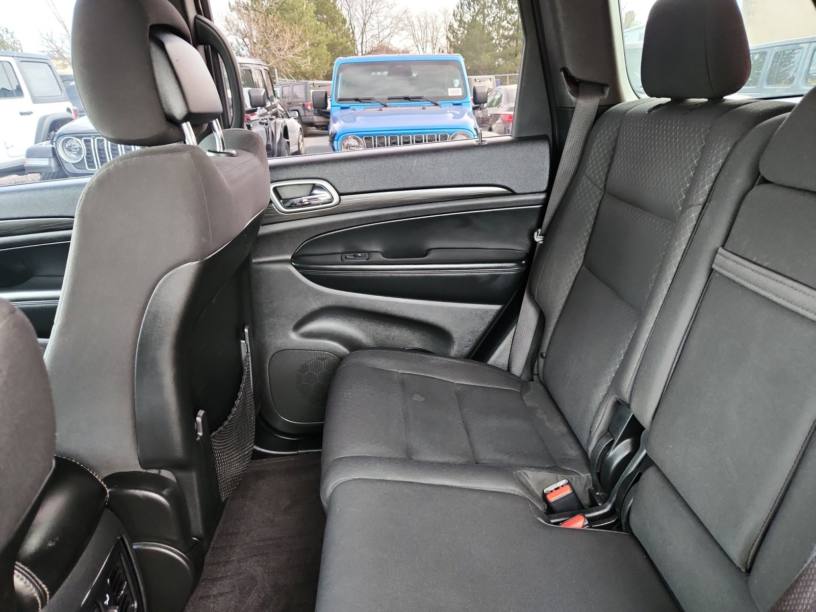 Used 2019 Jeep Grand Cherokee Laredo w/ 18" Wheel & 8.4" Radio Group image 17