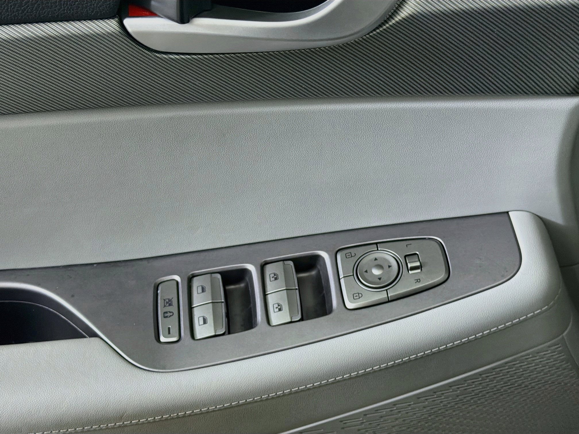 Used 2025 Hyundai Palisade SEL FWD image 15
