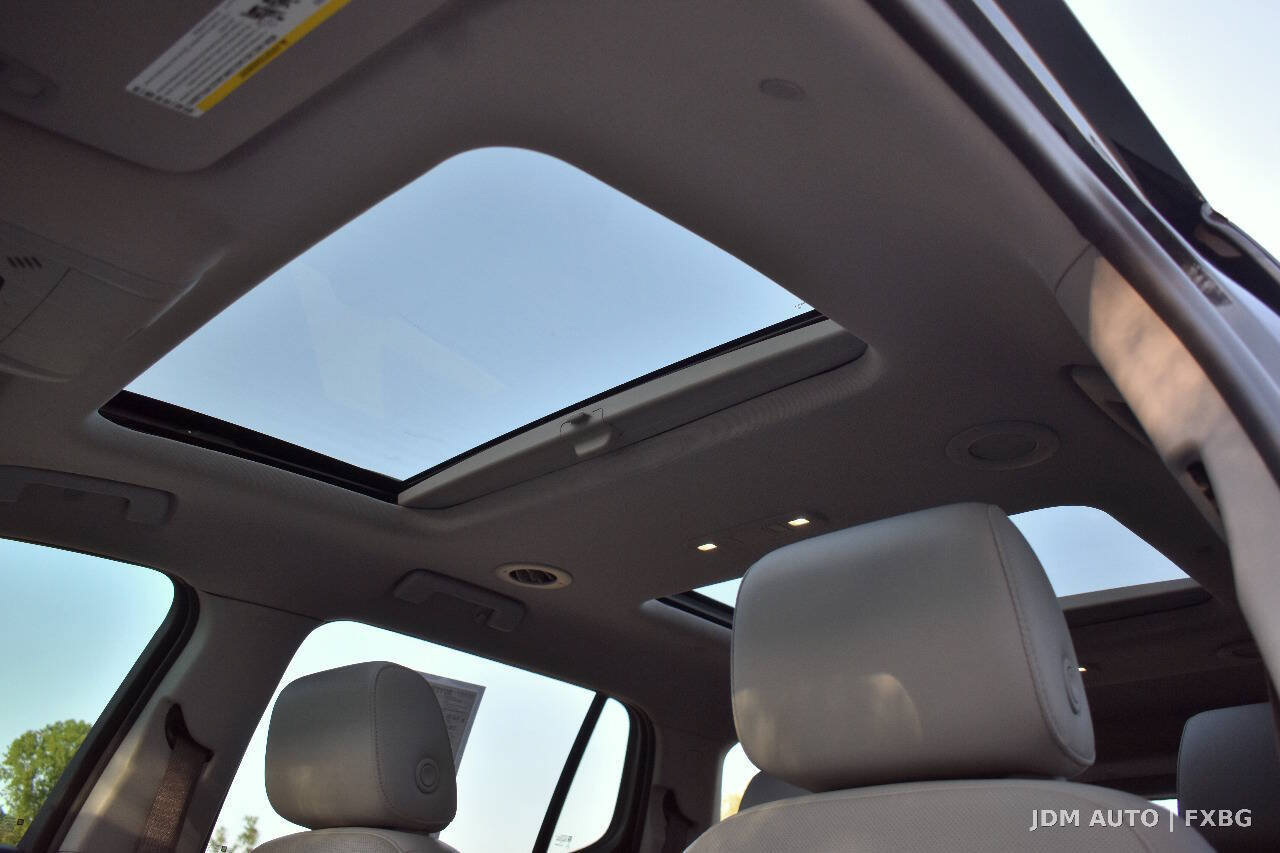 Used 2018 GMC Acadia SLT w/ LPO, Floor Liner Package AWD/4WD image 38