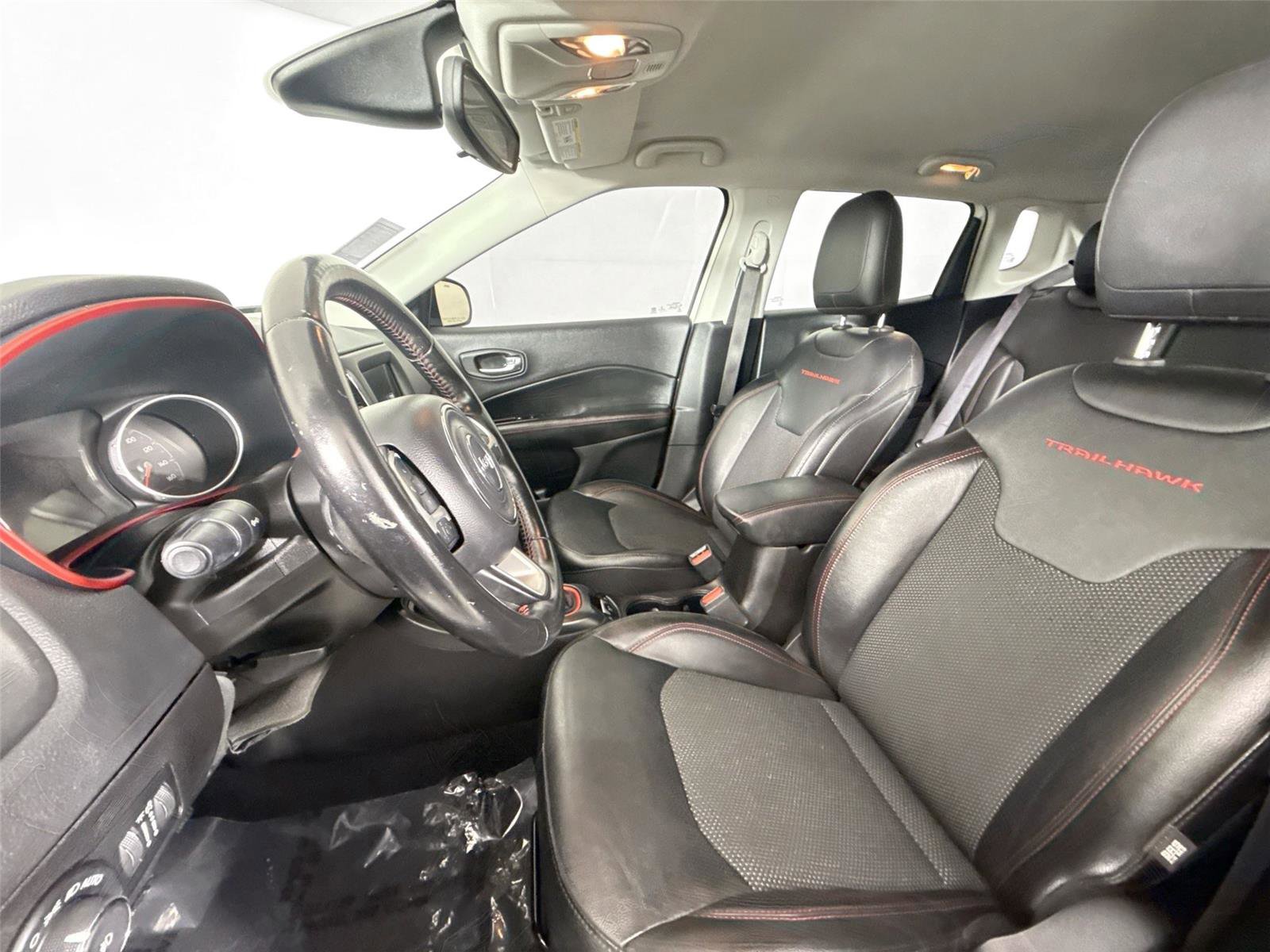 Used 2020 Jeep Compass Trailhawk image 15