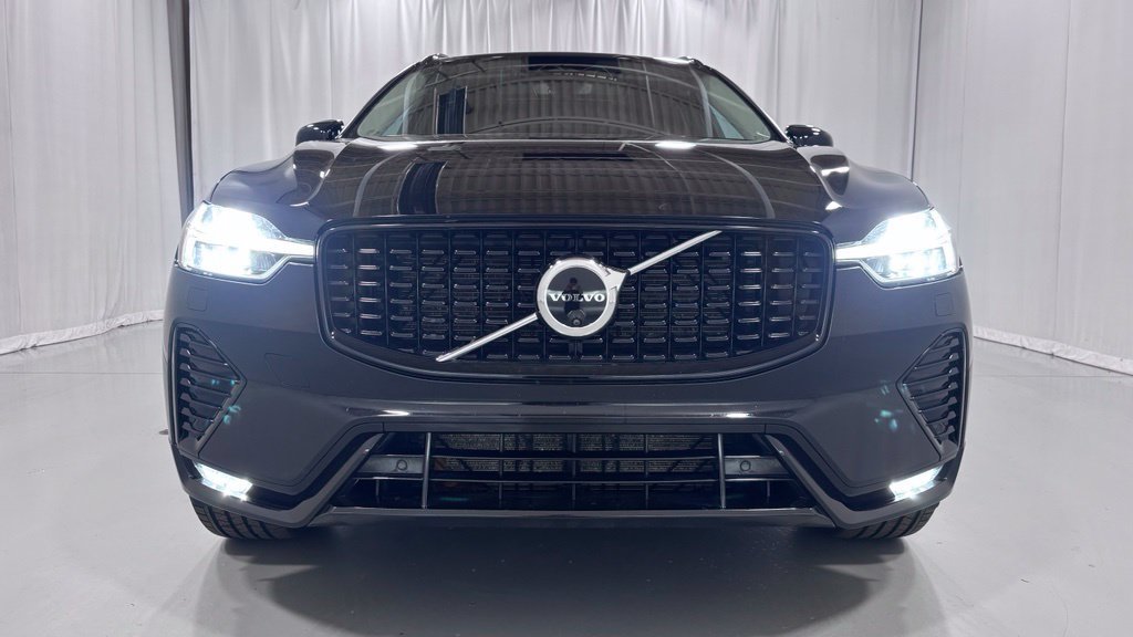Certified 2024 Volvo XC60 B5 Plus w/ Protection Package Premier AWD/4WD image 3