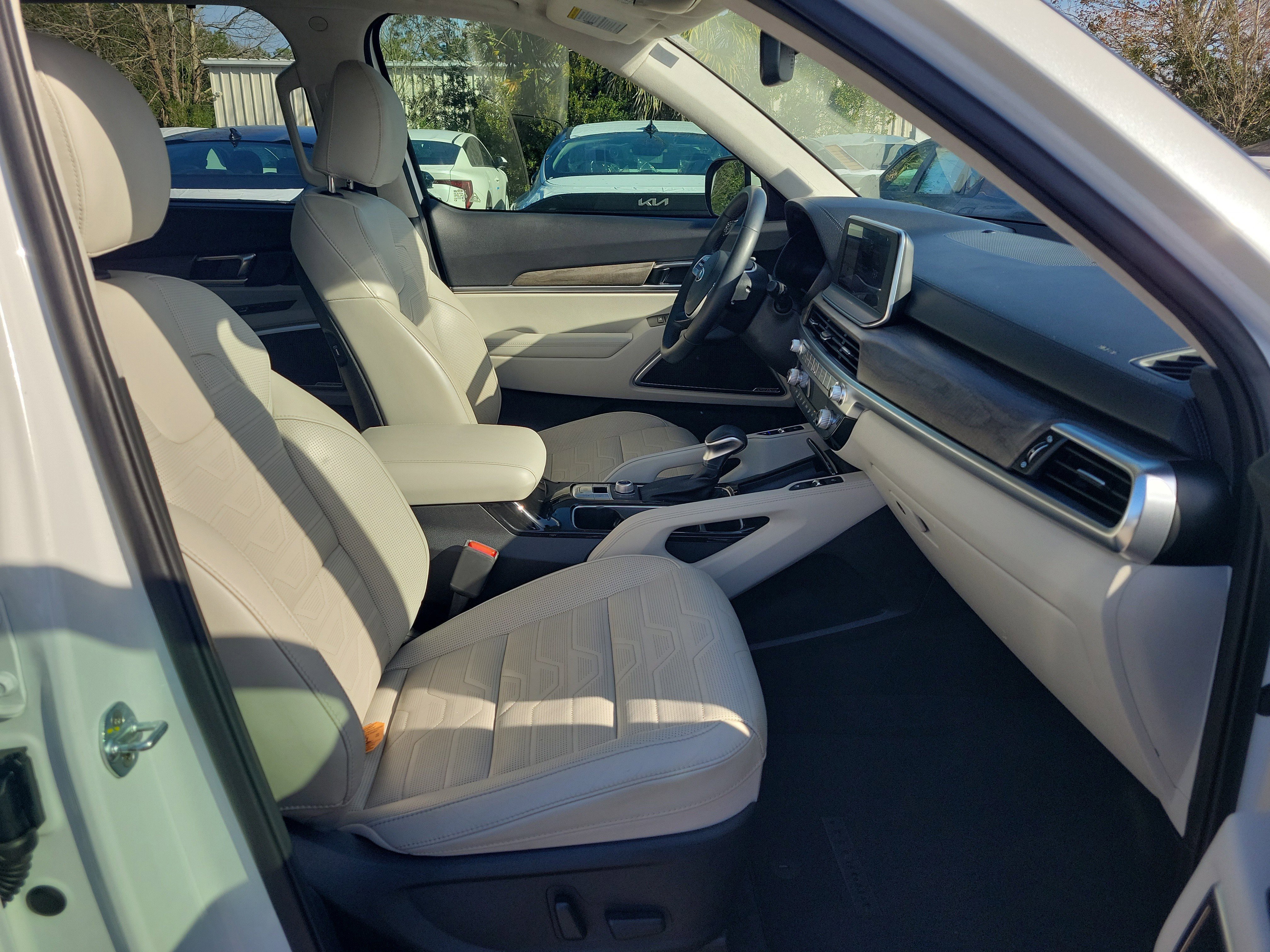 Used 2020 Kia Telluride SX w/ SX Prestige Package image 7