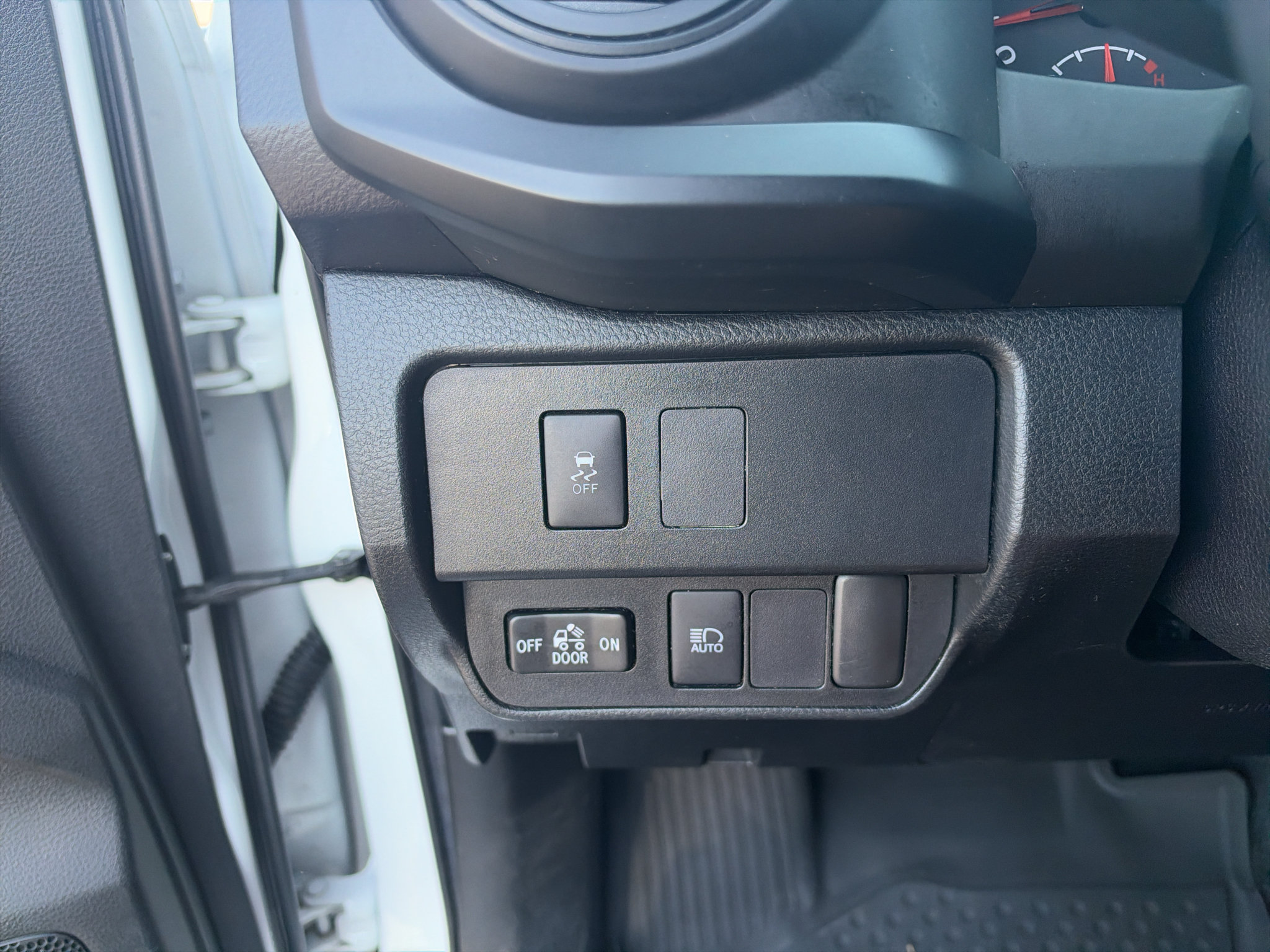 Used 2021 Toyota Tacoma SR w/ SR Convenience Package RWD image 18