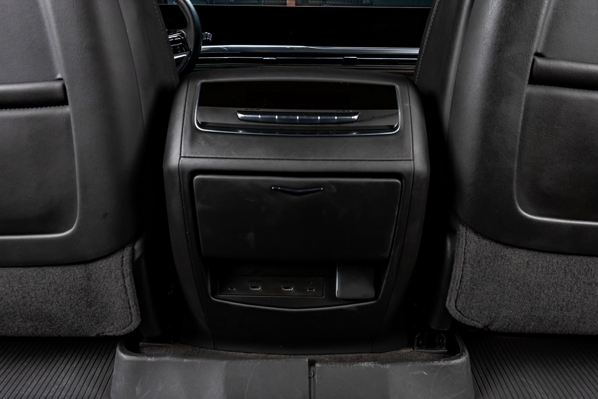 Used 2025 Cadillac Escalade Sport w/ Touring Package AWD/4WD image 33