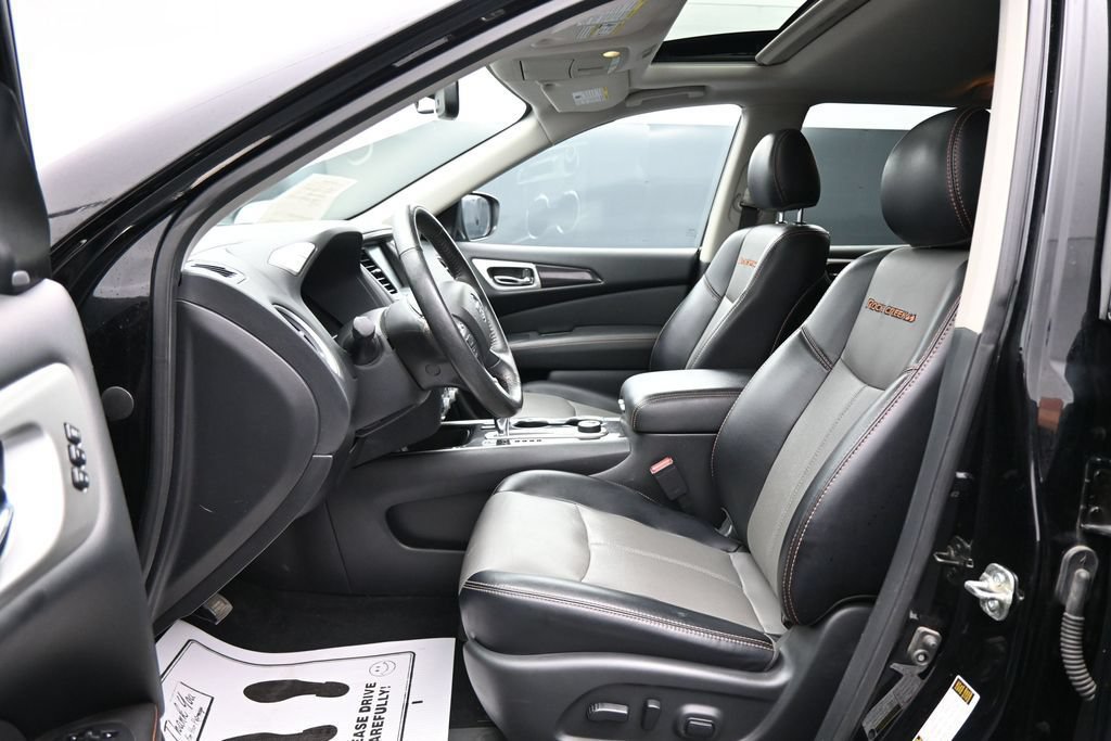 Used 2020 Nissan Pathfinder SL AWD/4WD image 9