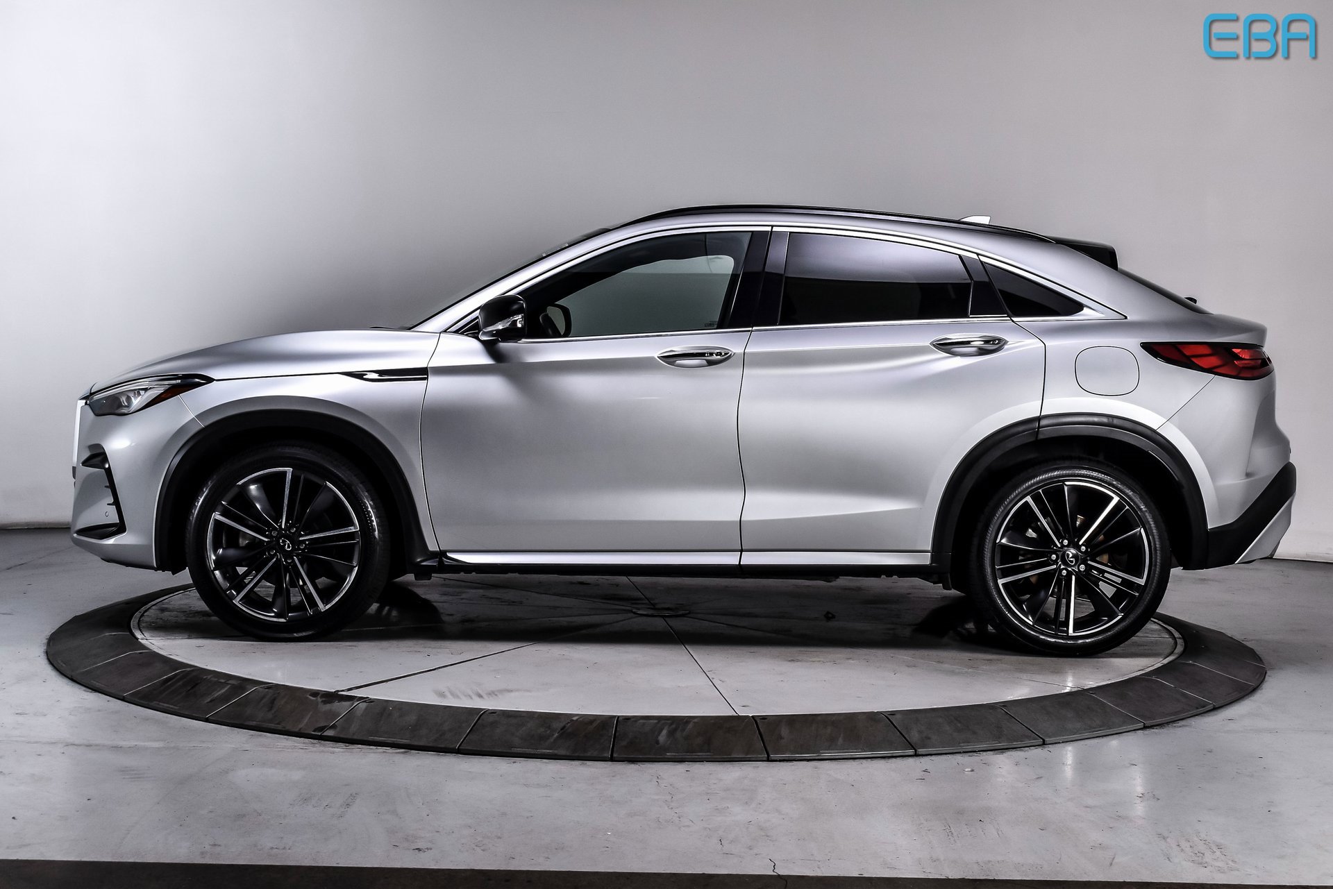 Used 2022 INFINITI QX55 Essential image 3