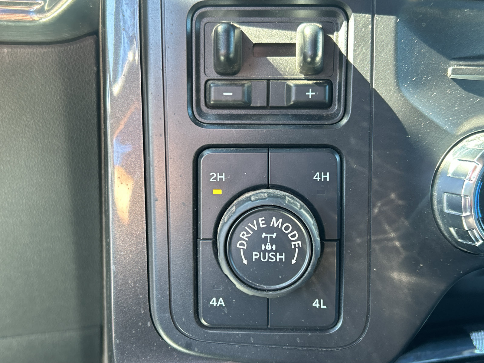 Used 2021 Ford F150 Lariat w/ Equipment Group 502A High AWD/4WD image 23