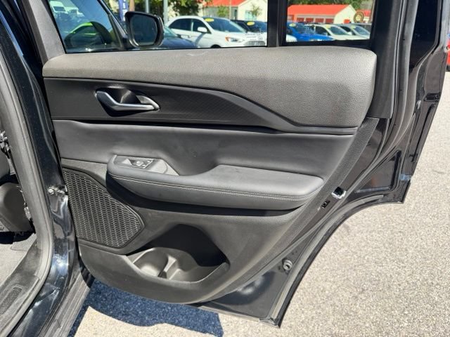 Used 2023 Jeep Grand Cherokee Laredo w/ Luxury Tech Group I AWD/4WD image 18