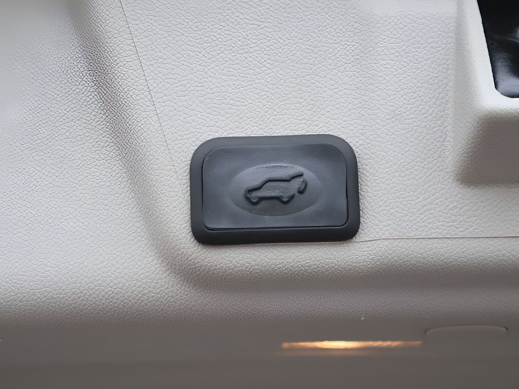 Used 2016 Buick Enclave Leather AWD/4WD image 19