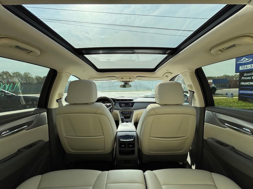 Used 2020 Cadillac XT5 Premium Luxury image 16