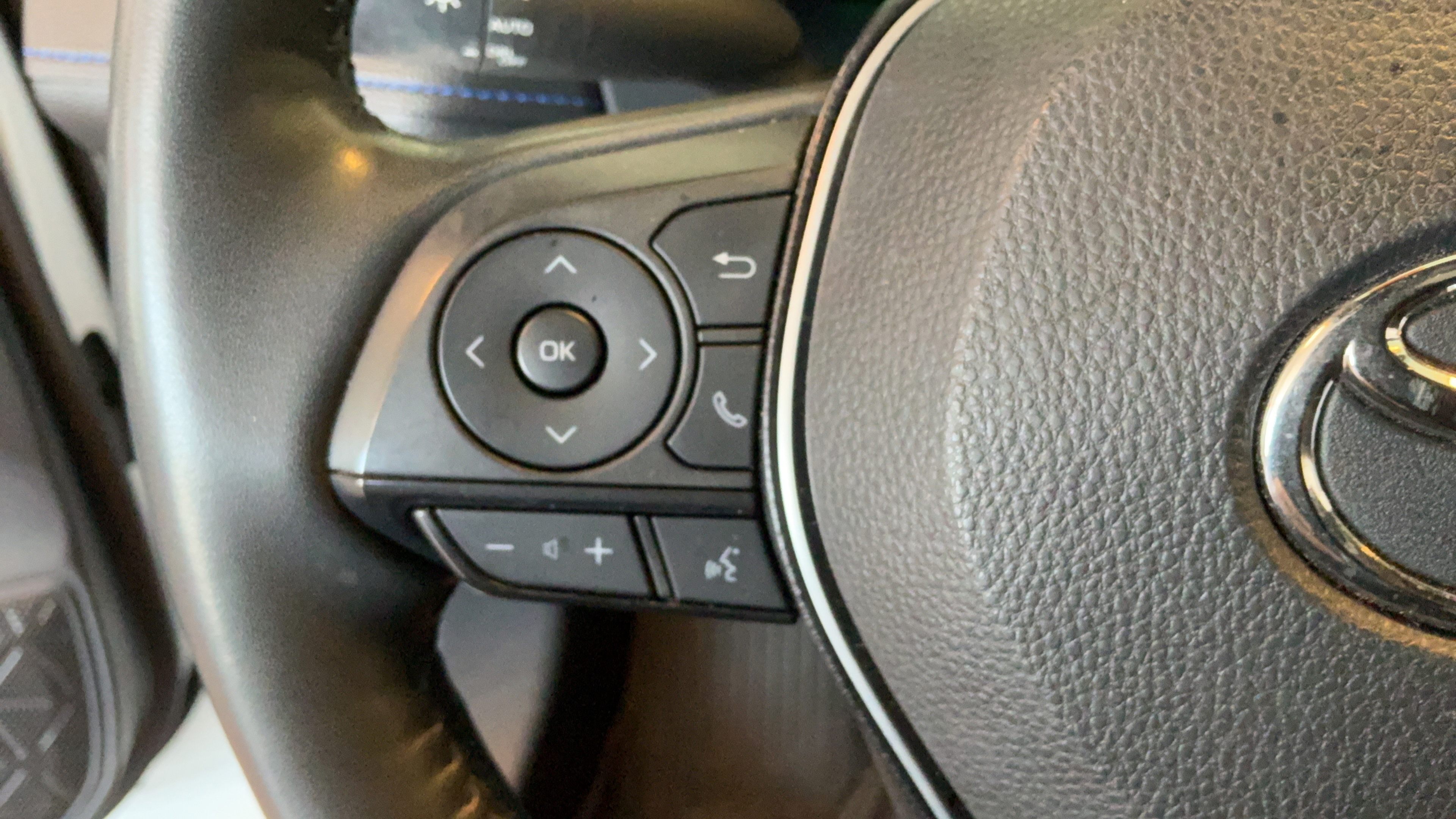 Used 2024 Toyota RAV4 XSE w/ Advanced Technology Package AWD/4WD image 16