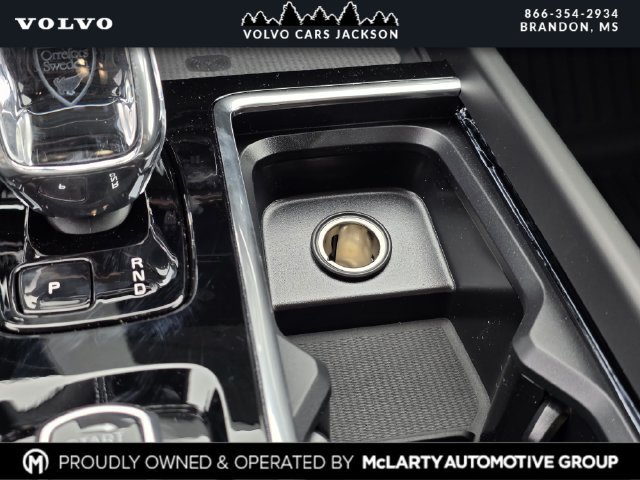 New 2026 Volvo XC60 B5 Plus w/ Protection Package Premier AWD/4WD image 21