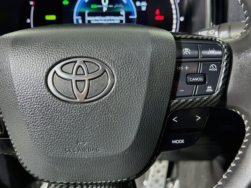 Used 2025 Toyota Camry SE FWD image 17