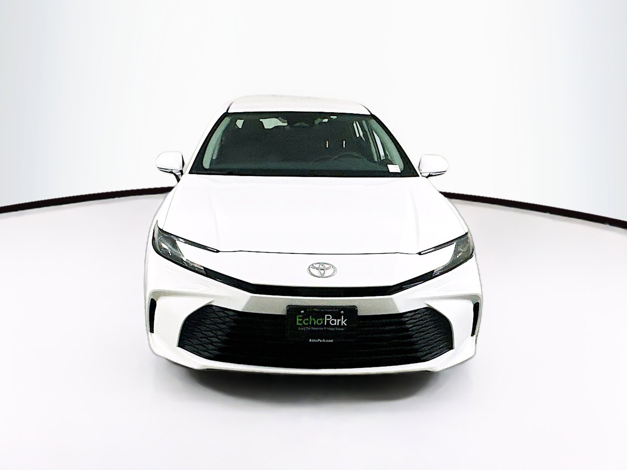 Used 2025 Toyota Camry LE image 2