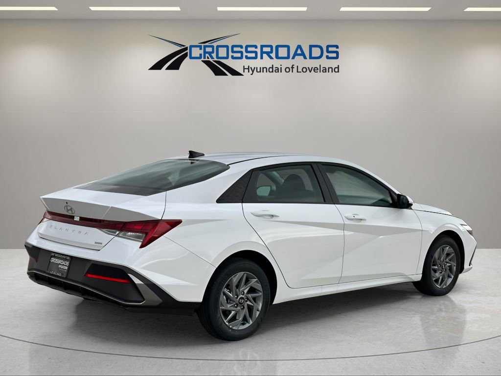 New 2025 Hyundai Elantra Blue image 4