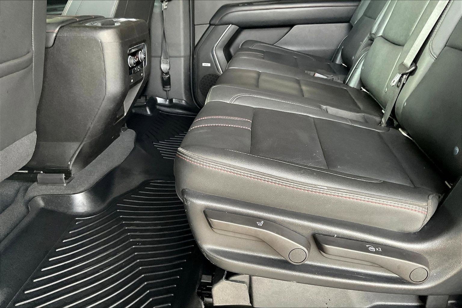 Used 2021 Chevrolet Suburban RST image 16