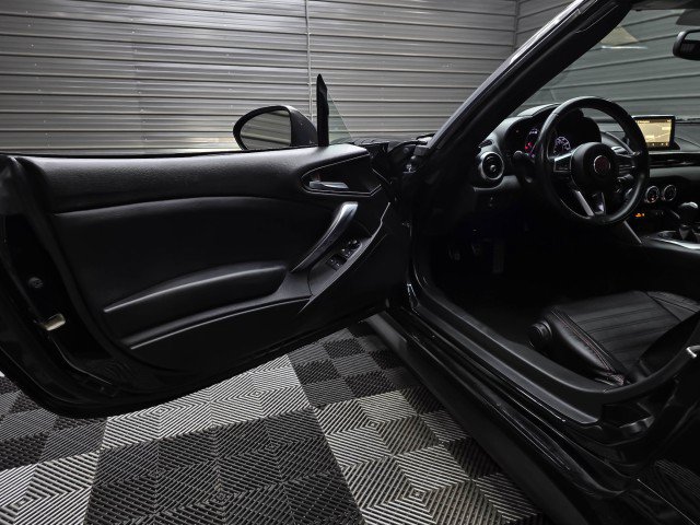 Used 2017 FIAT 124 Spider Abarth RWD image 30