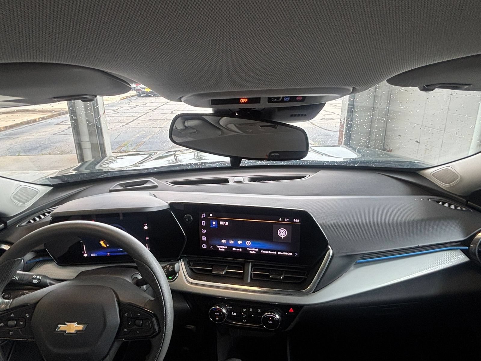 Used 2025 Chevrolet Trax LT FWD image 33