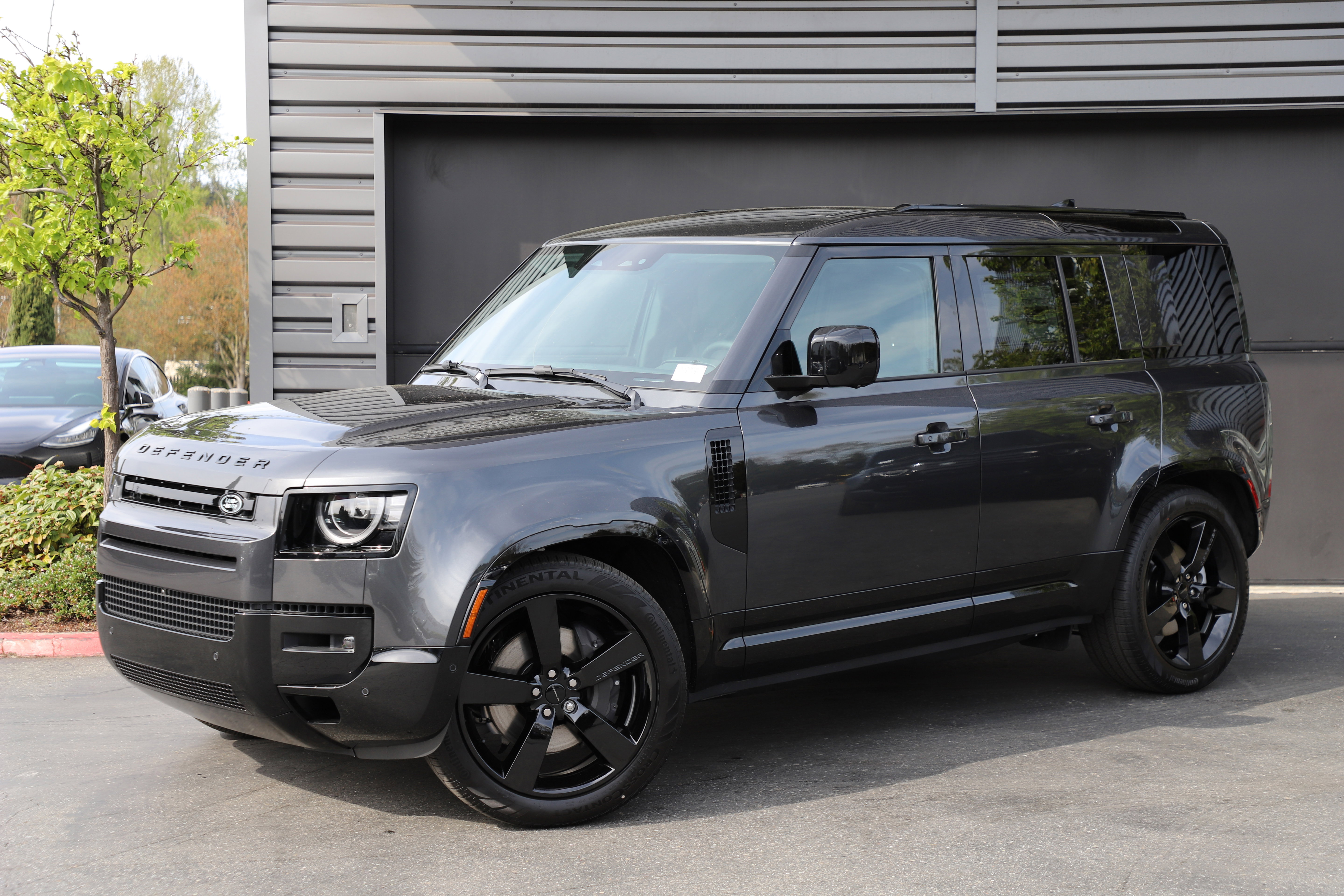 New 2026 Land Rover Defender 110 X-Dynamic SE image 1