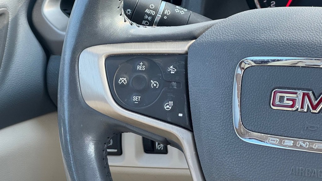 Used 2021 GMC Acadia Denali image 19