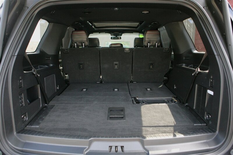Used 2019 Ford Expedition Limited w/ Equipment Group 303A AWD/4WD image 18