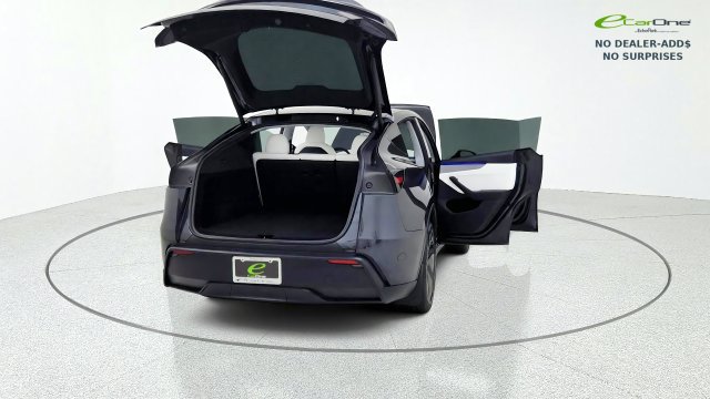 Used 2026 Tesla Model Y AWD image 17