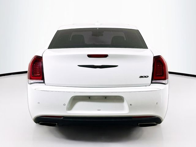 Used 2022 Chrysler 300 Touring L w/ Popular Equipment Group image 7