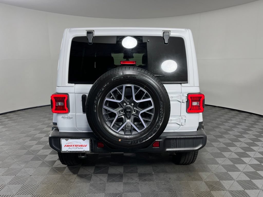 Used 2024 Jeep Wrangler Unlimited Sahara AWD/4WD image 11