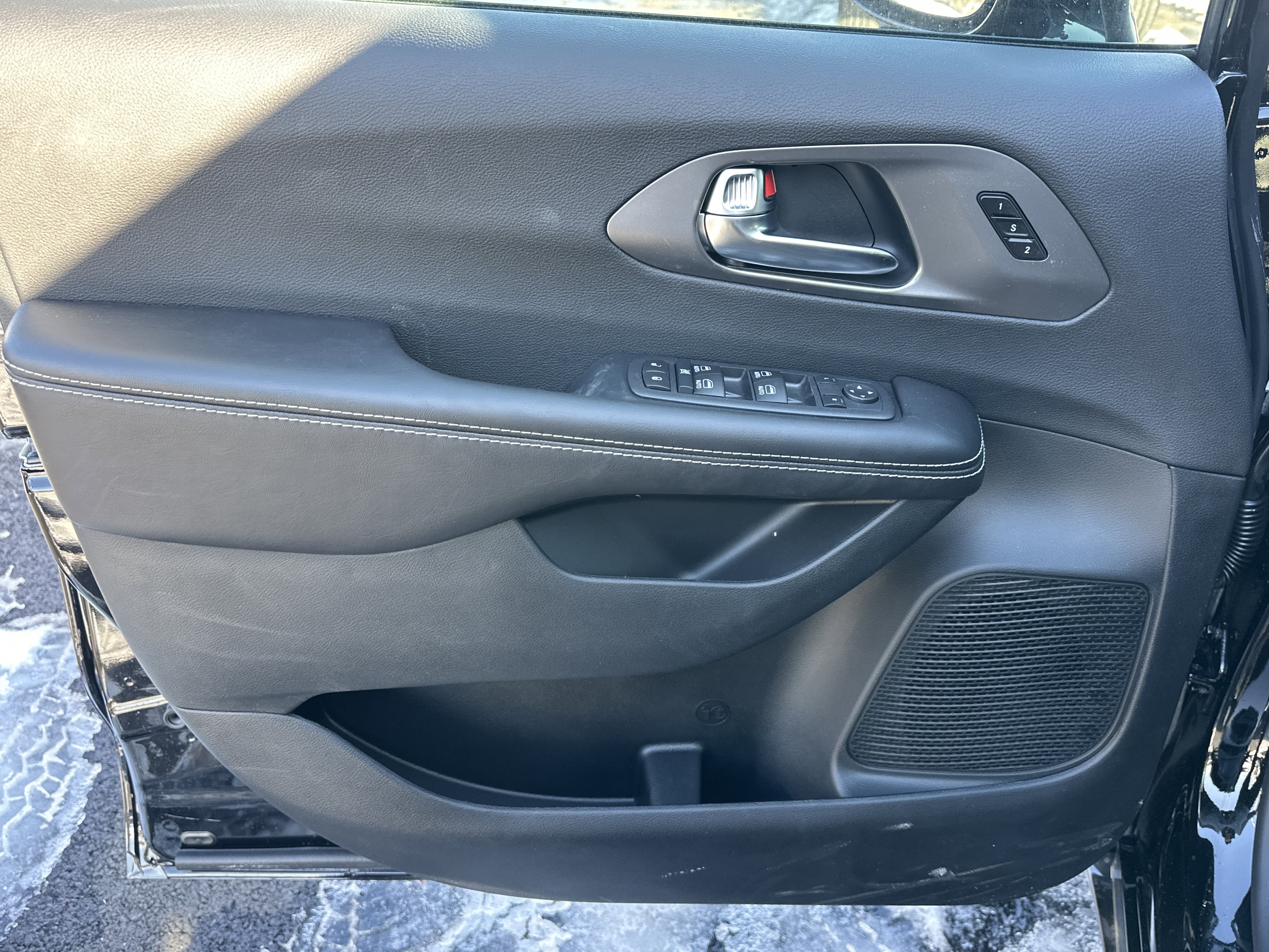 New 2026 Chrysler Pacifica Select w/ S Appearance Package FWD image 28