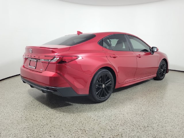 Used 2026 Toyota Camry SE FWD image 5