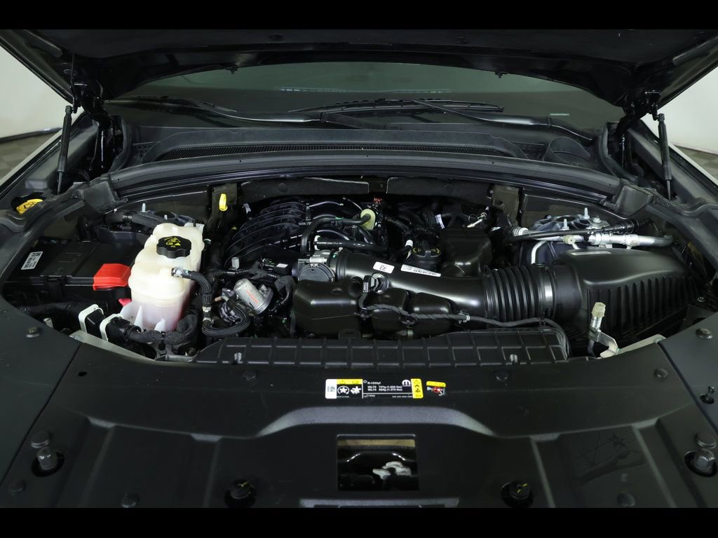 Used 2023 Jeep Grand Cherokee Limited w/ Black Appearance Package image 18