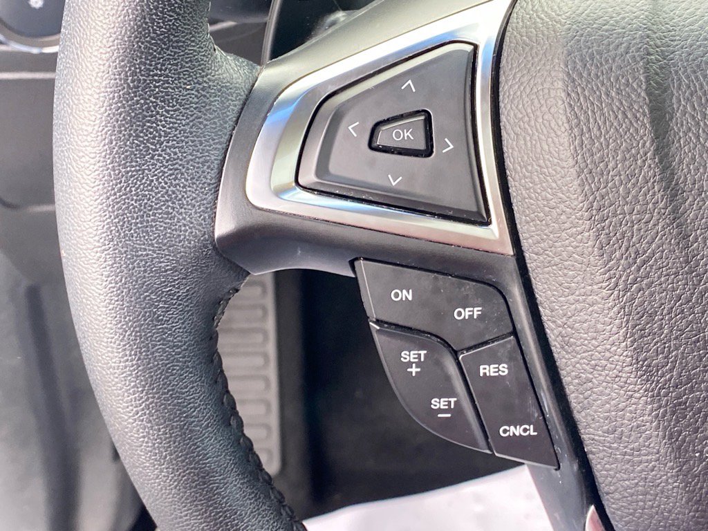 Used 2022 Ford Edge Titanium w/ Class II Trailer Tow Package image 17