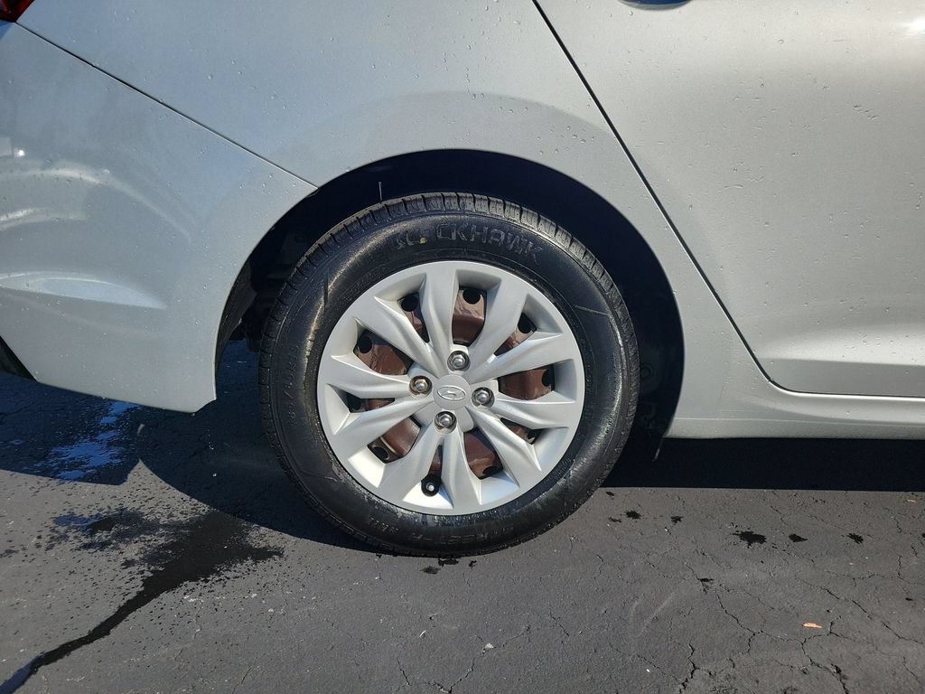 Used 2021 Hyundai Accent SE FWD image 5