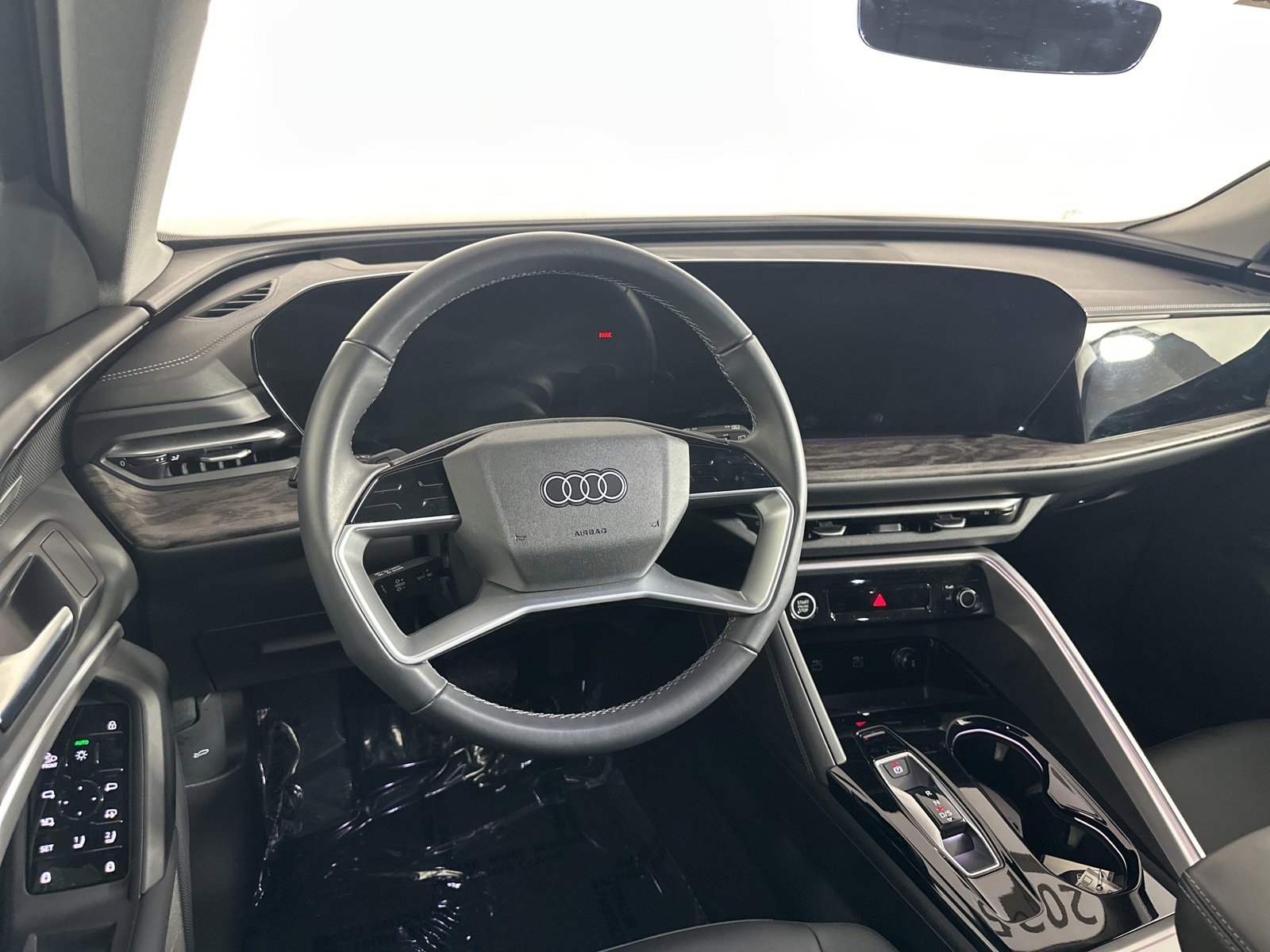 Certified 2025 Audi Q5 2.0T Premium Plus w/ Premium Plus image 16