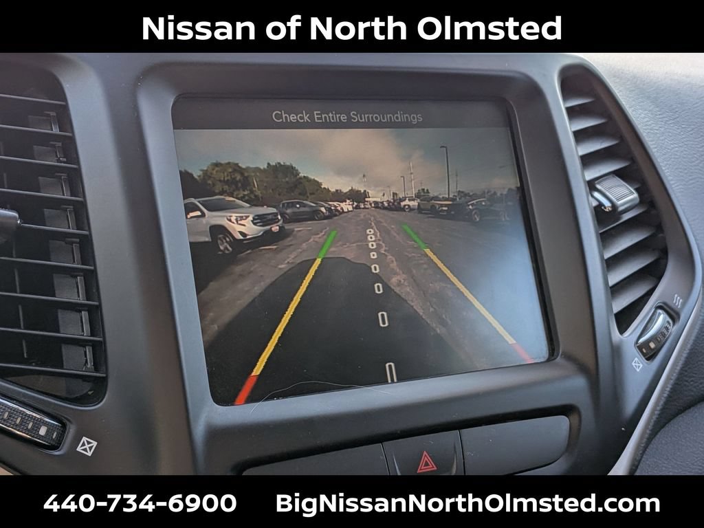 Used 2015 Jeep Cherokee Latitude w/ Cold Weather Group FWD image 17