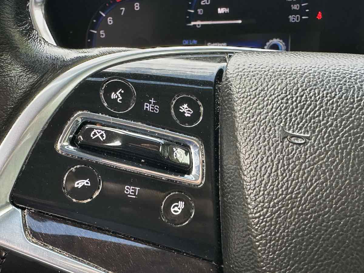 Used 2016 Cadillac SRX Luxury w/ Driver Awareness Package FWD image 28