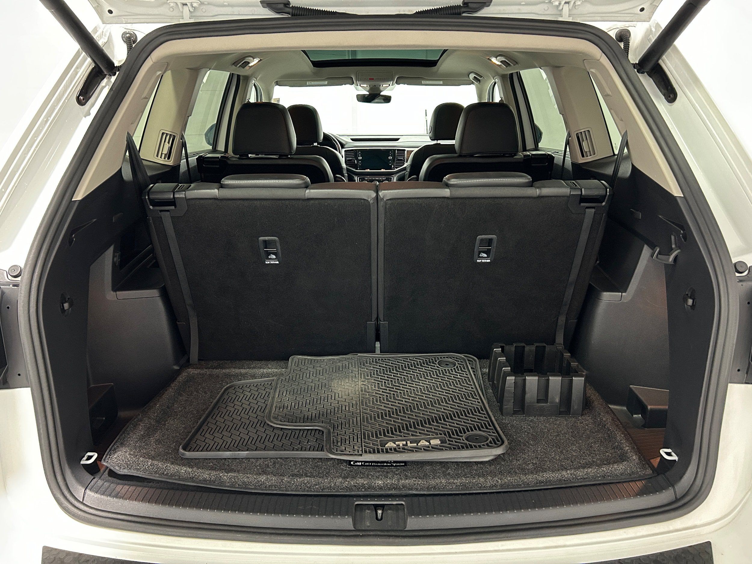 Used 2019 Volkswagen Atlas SEL Premium AWD/4WD image 34